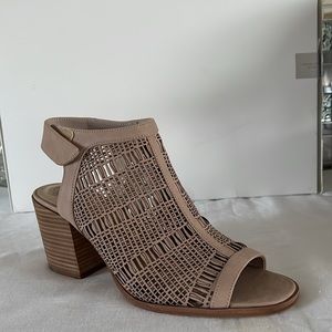 Vince Camuto leather, block heel sandal, size 11, brand new, no flaws,